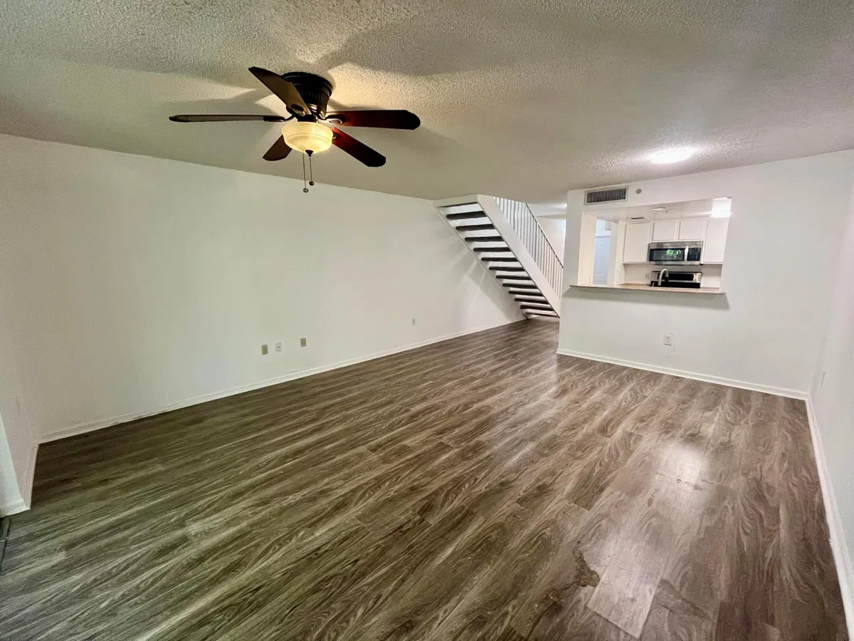 Unit 102 photo 22
