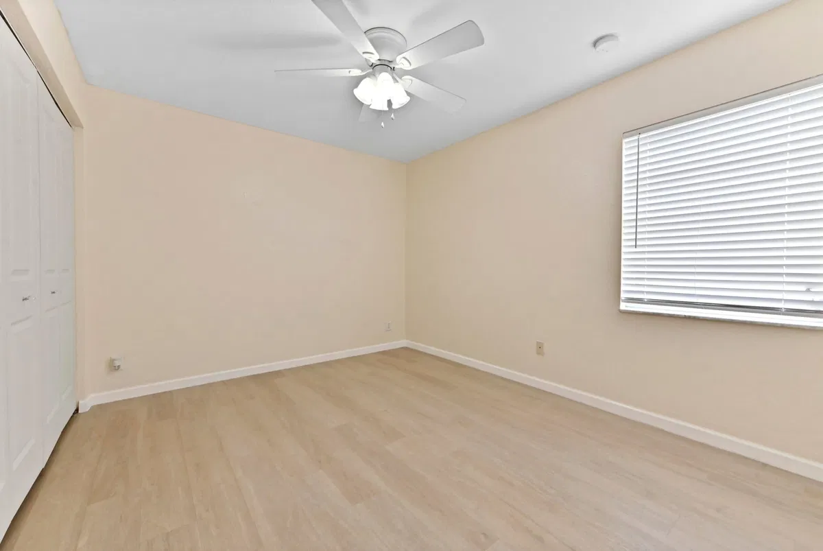 Unit 22A photo 16
