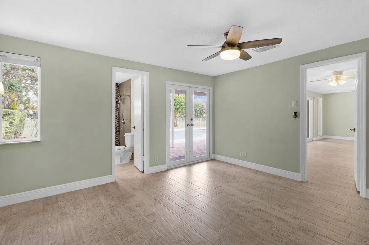 Residence photo 16