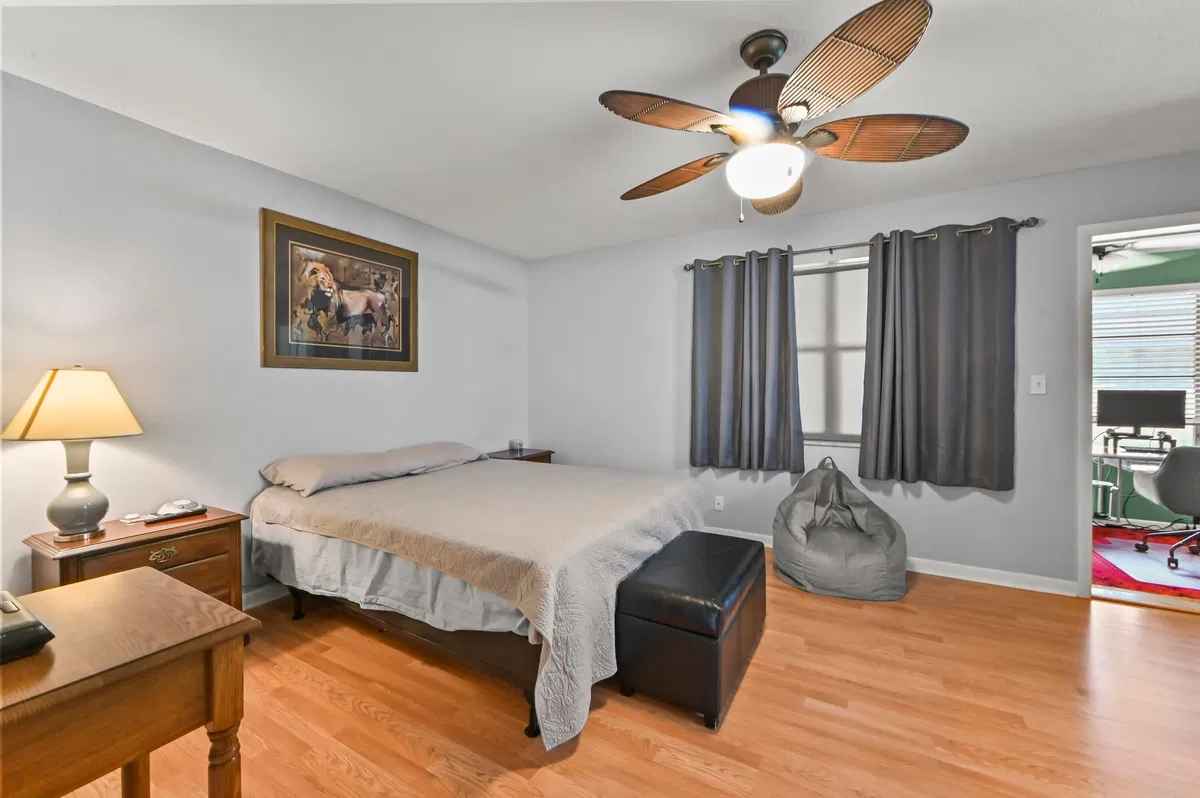 Unit C photo 10