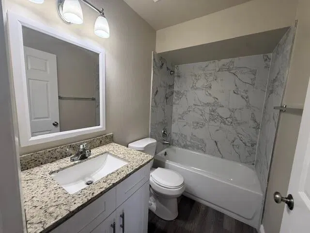 Unit 26 photo 10
