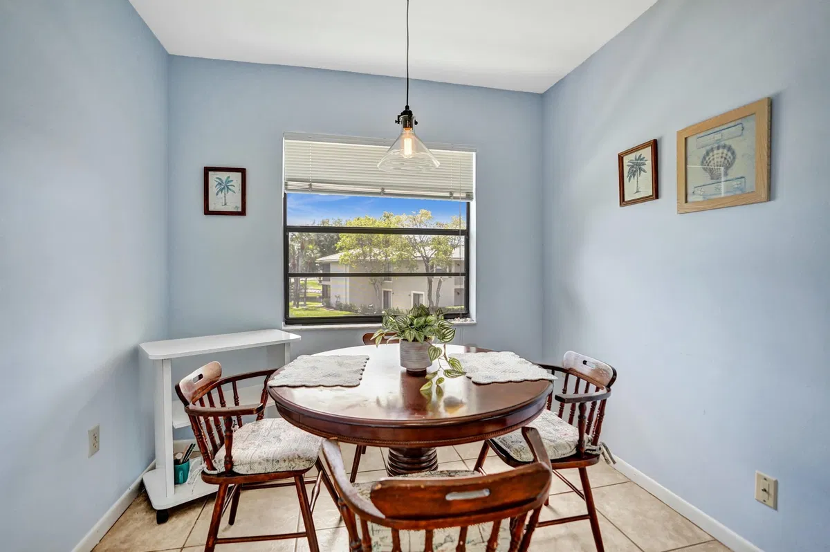 Unit Unit F photo 7