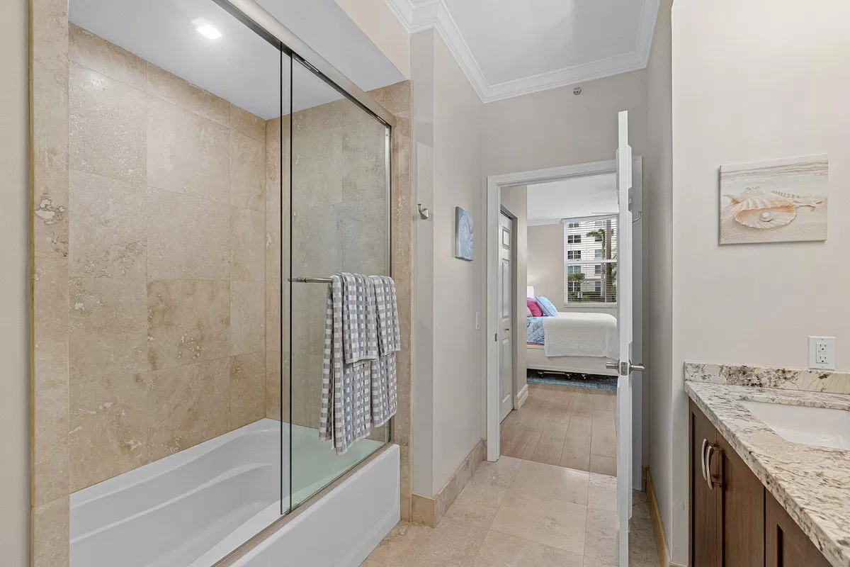Unit 105 photo 19