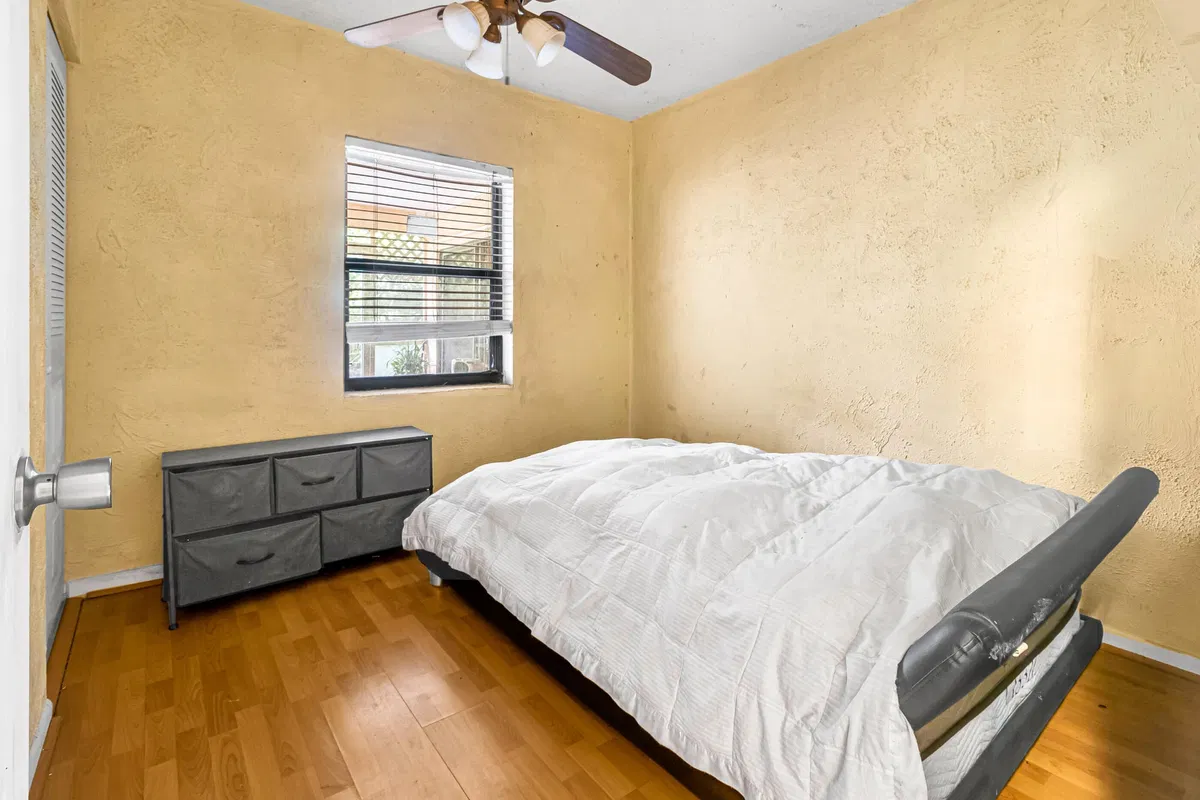 Residence photo 16