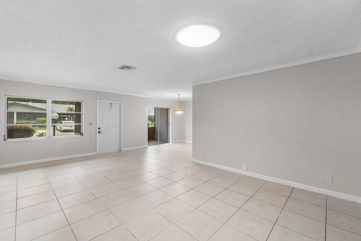 Residence photo 19