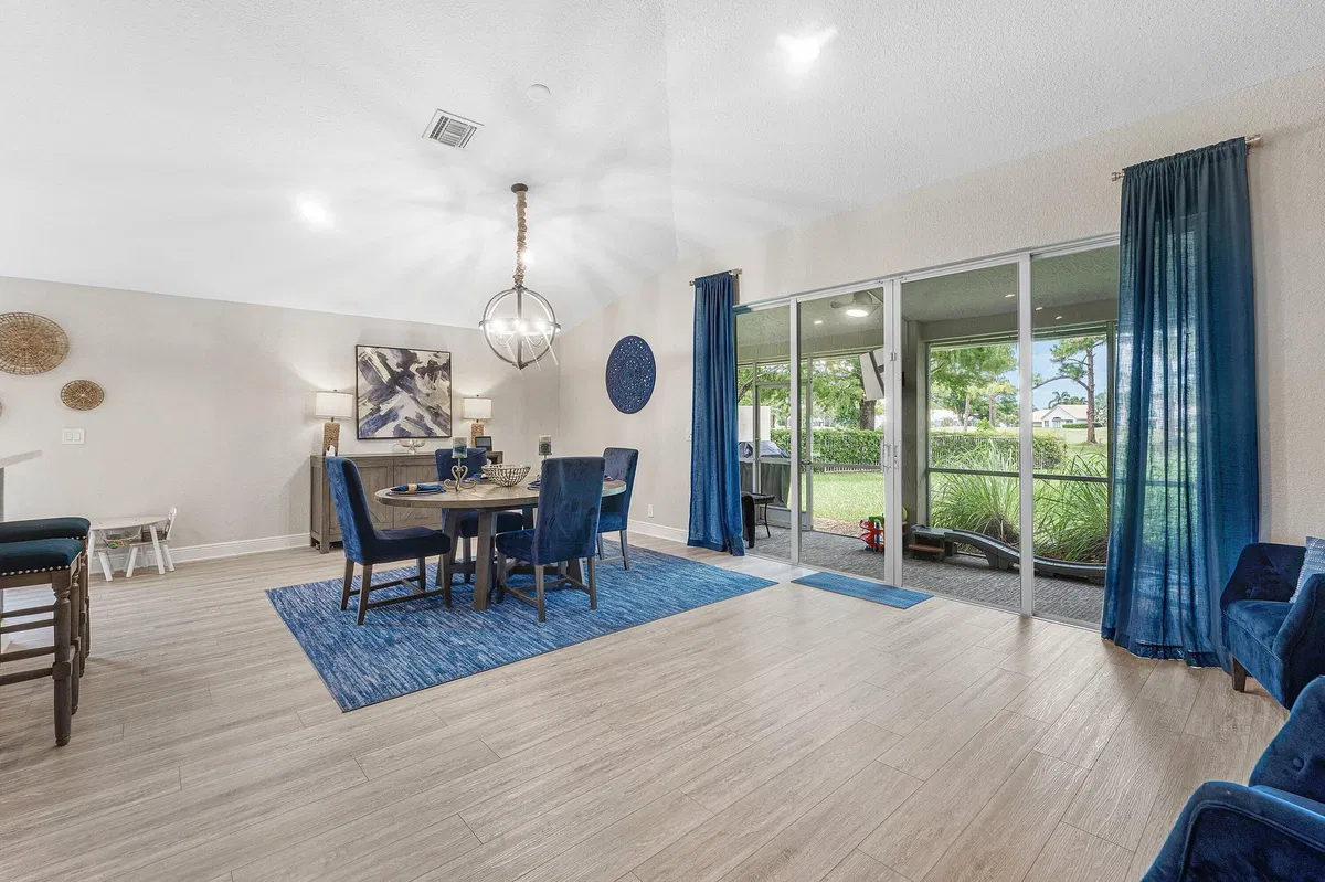 Unit 5641 photo 10