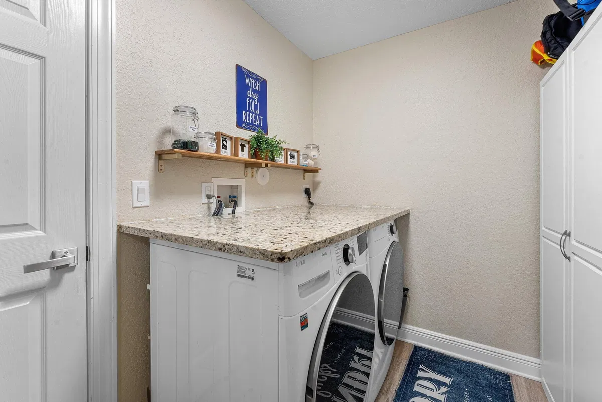 Unit 5641 photo 28
