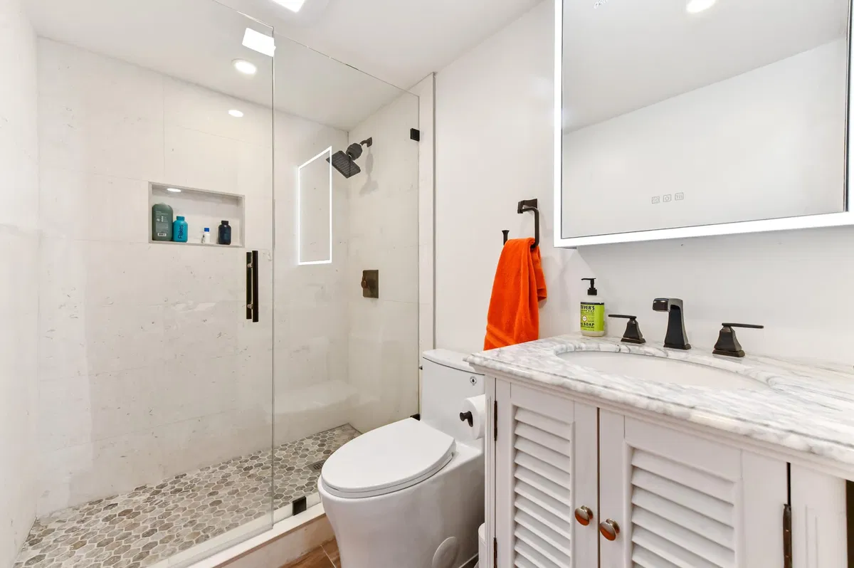 Unit 2090 photo 22