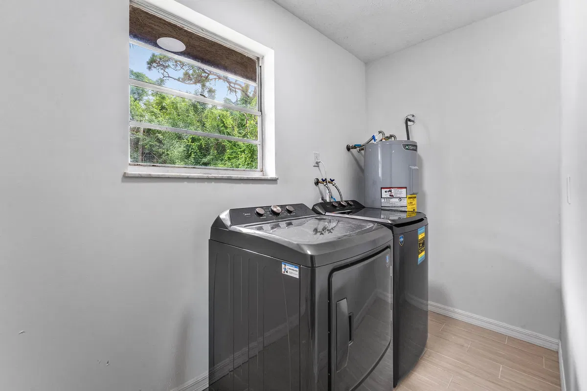 Residence photo 16