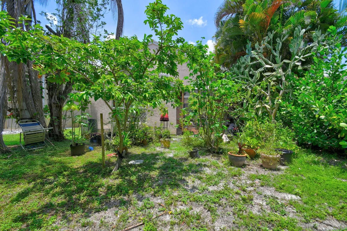 Residence photo 37