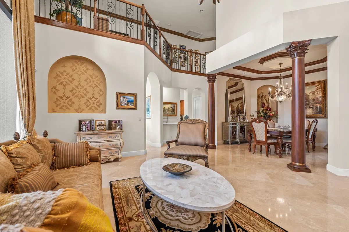 Residence photo 16
