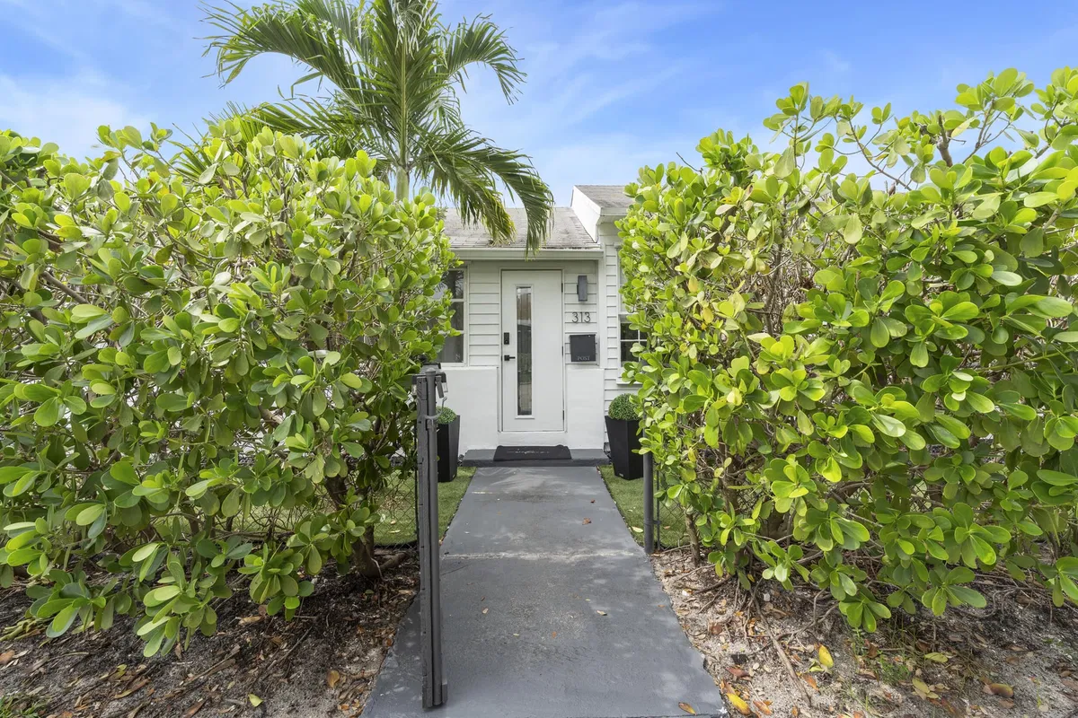 Residence photo 16
