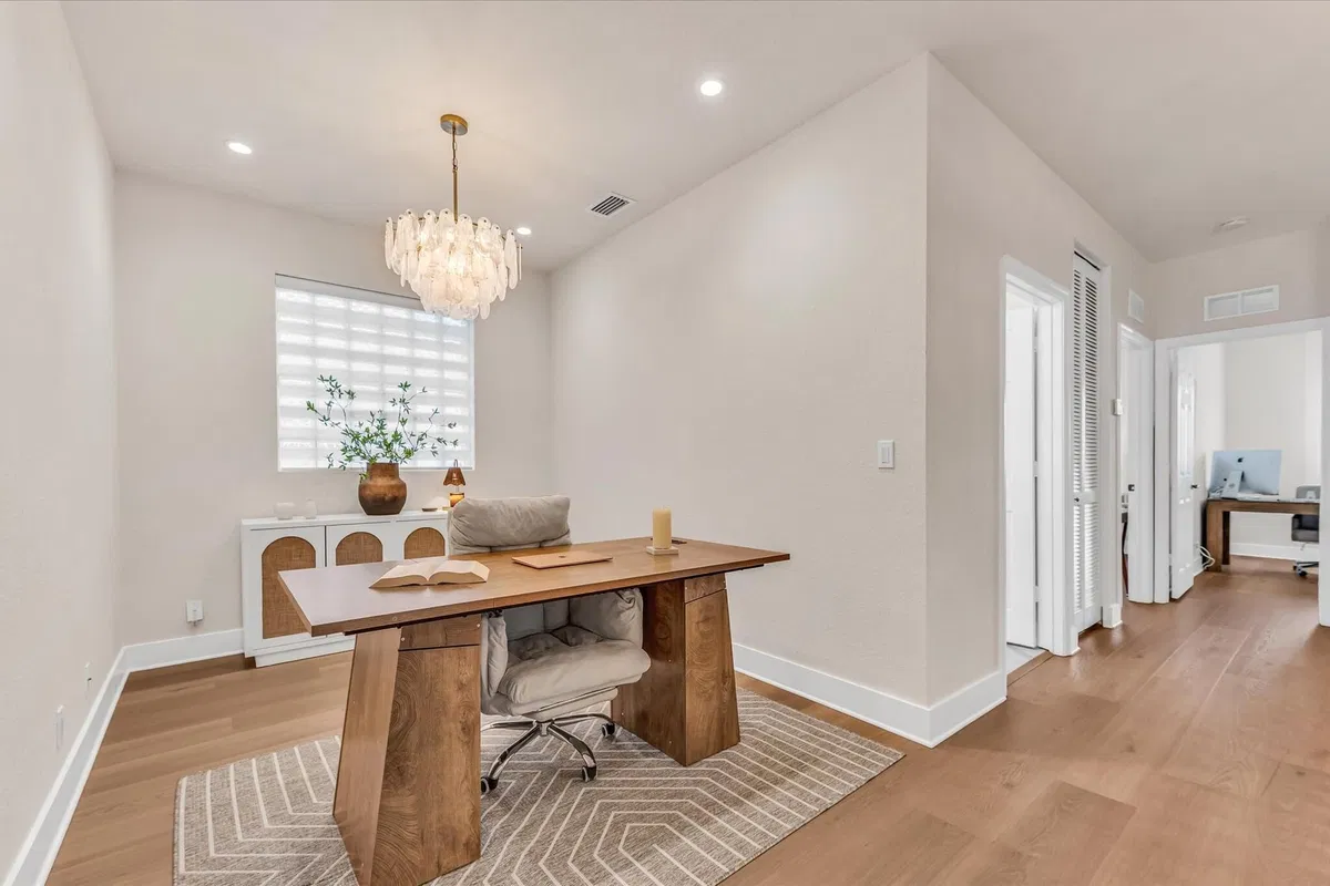  Residence photo 28