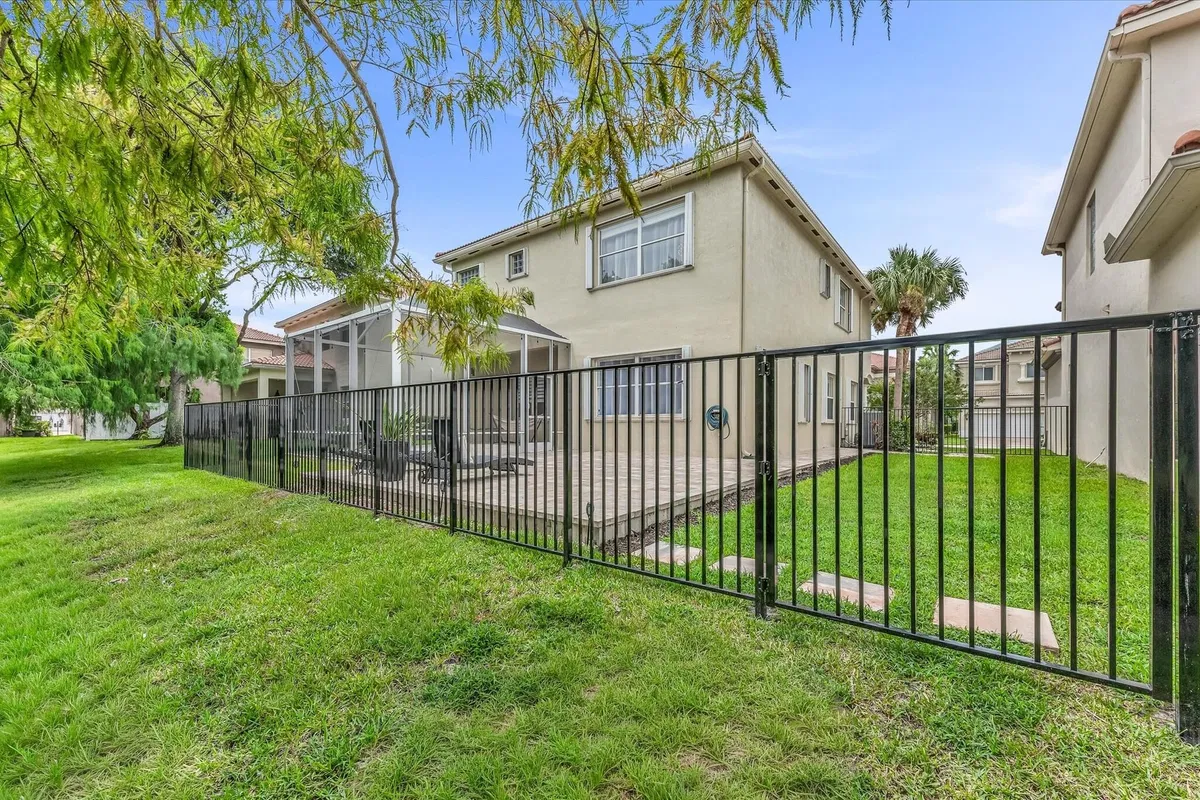 Residence photo 55