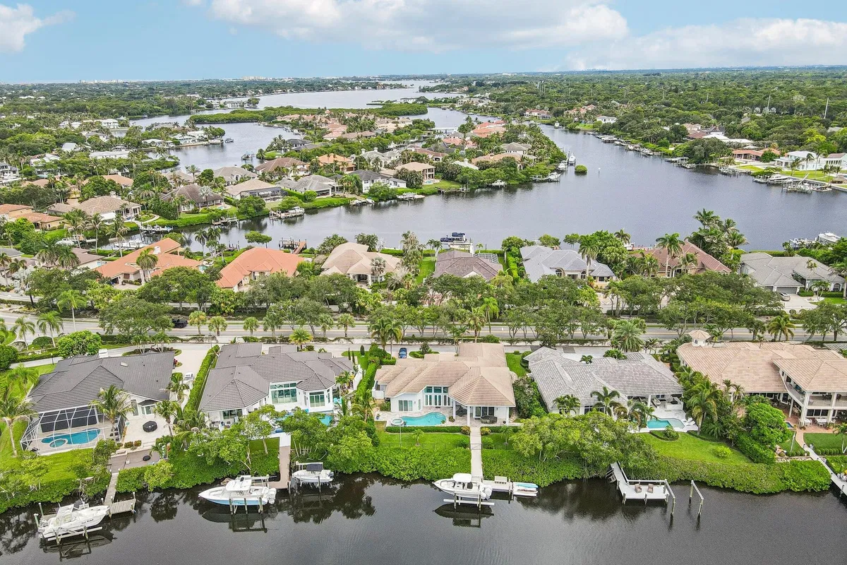 Jupiter River Estates Residence photo 43