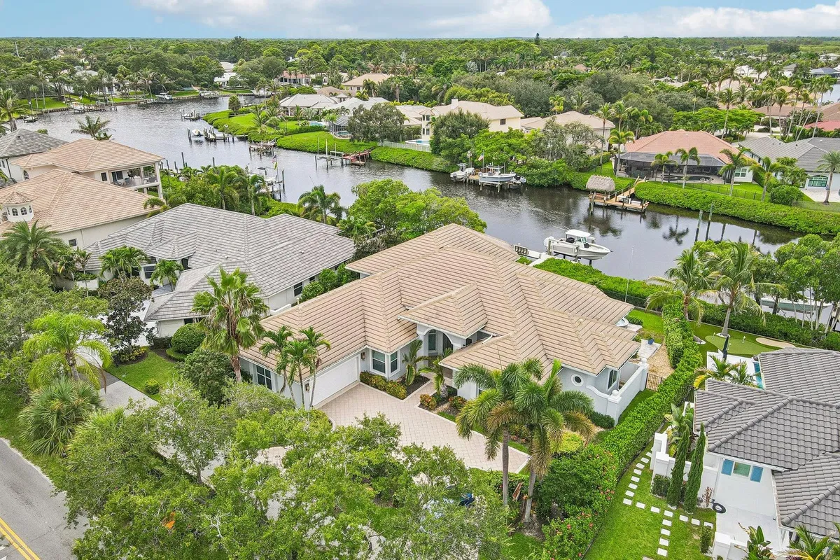 Jupiter River Estates Residence photo 49