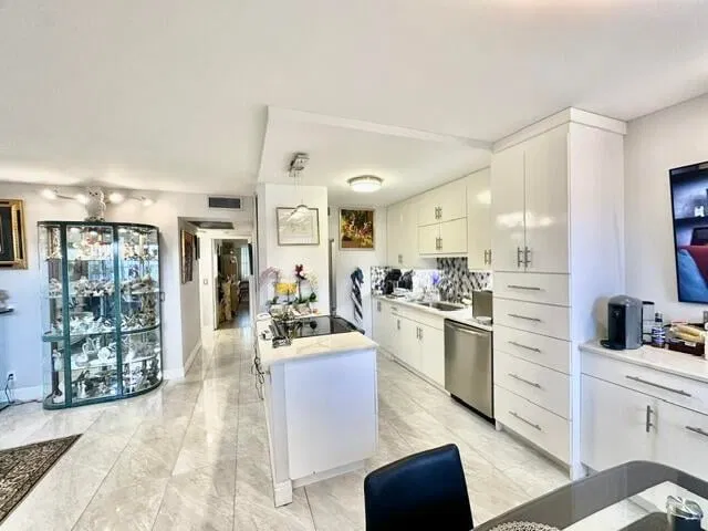 Residence photo 4