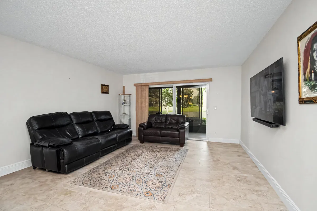 Unit 102 photo 16