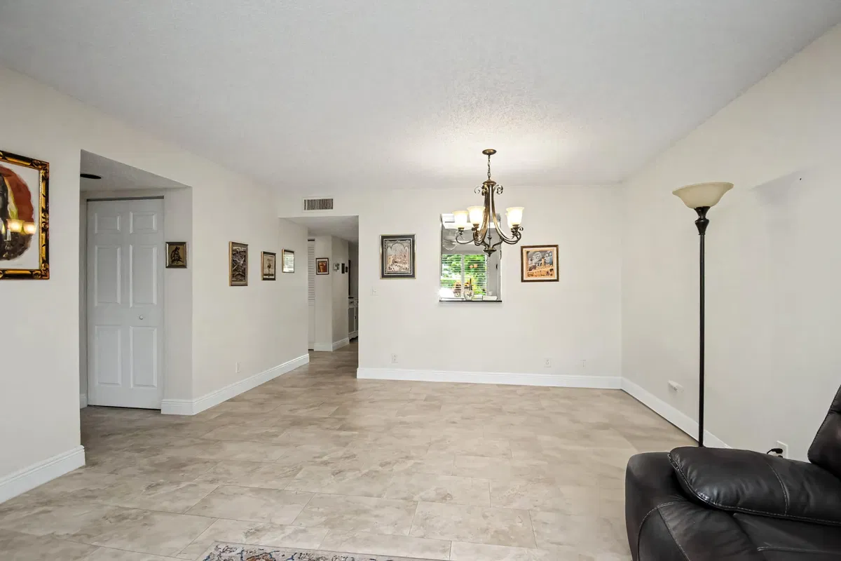 Unit 102 photo 19