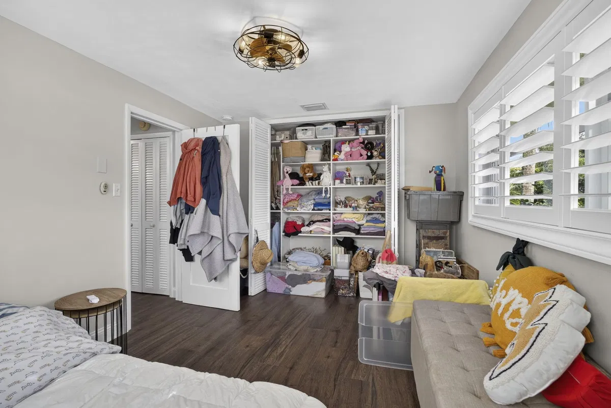 Residence photo 73