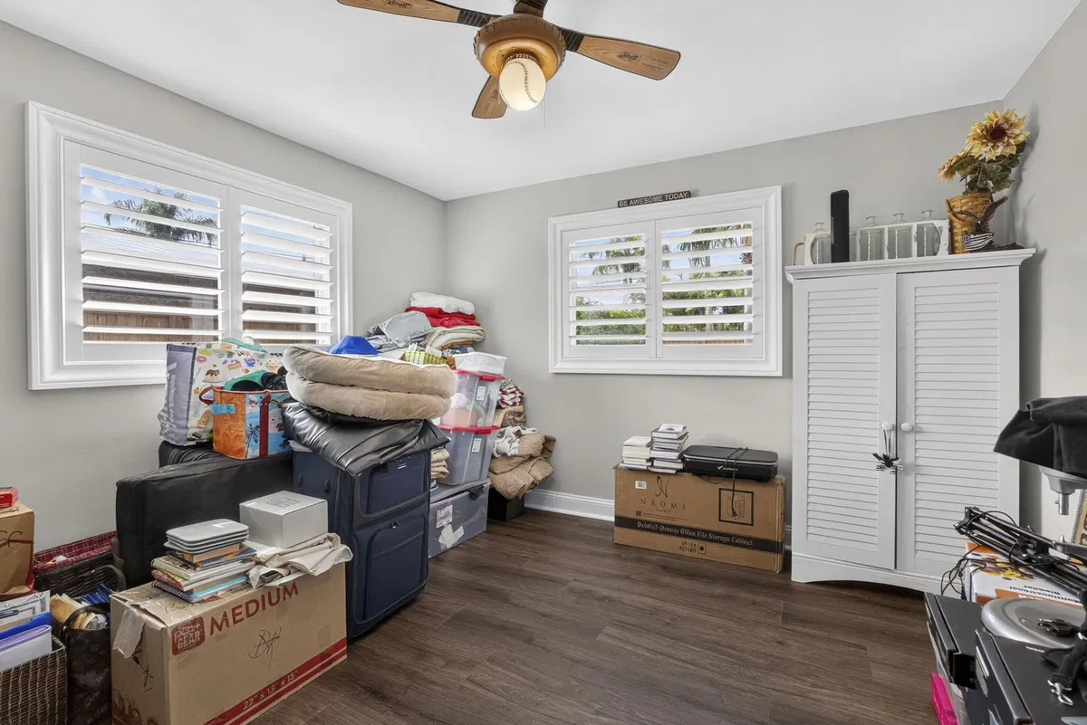 Residence photo 82