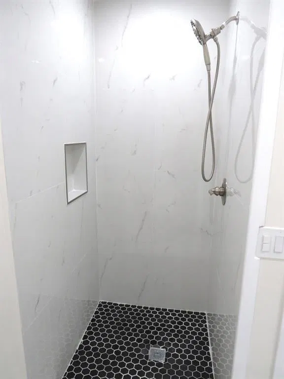 Unit 557 photo 10