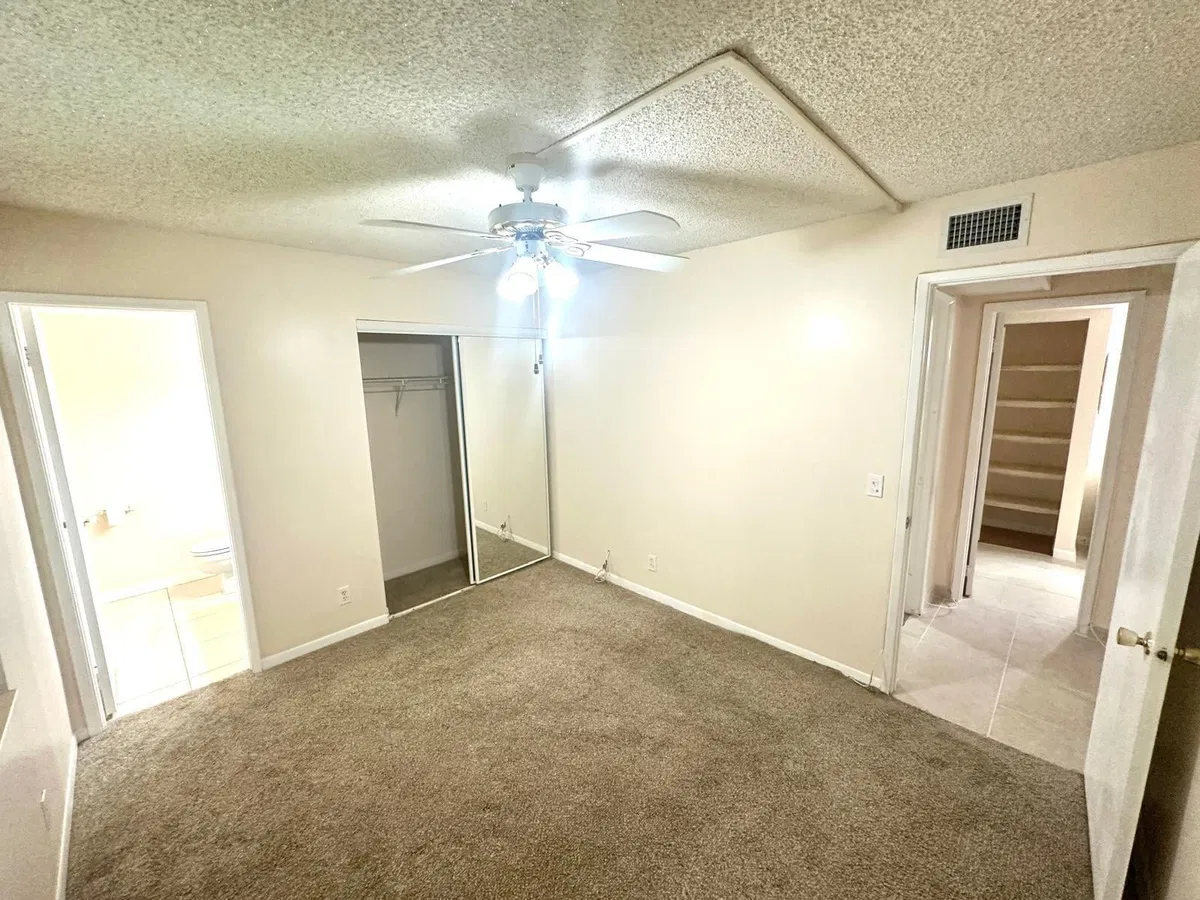 Unit C-1 photo 7