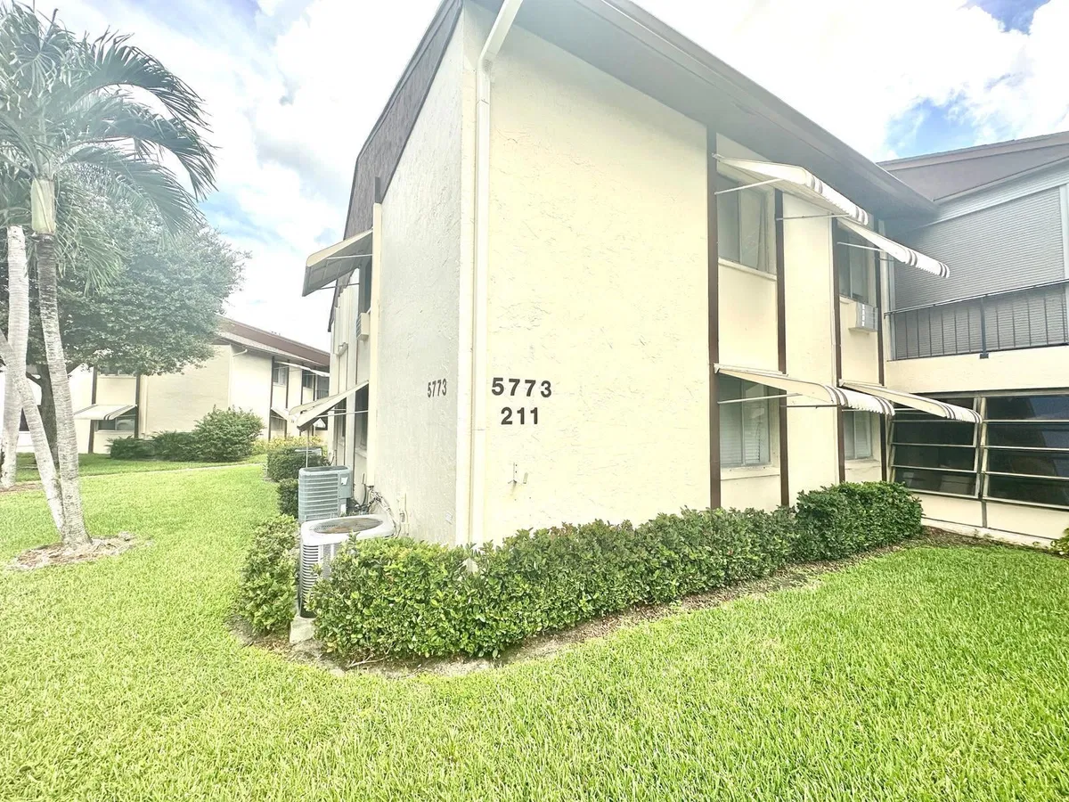 Unit C-1 photo 25