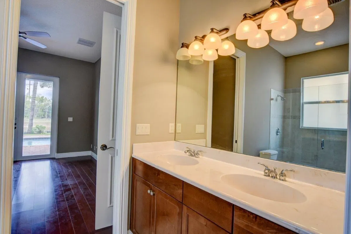 Residence photo 25
