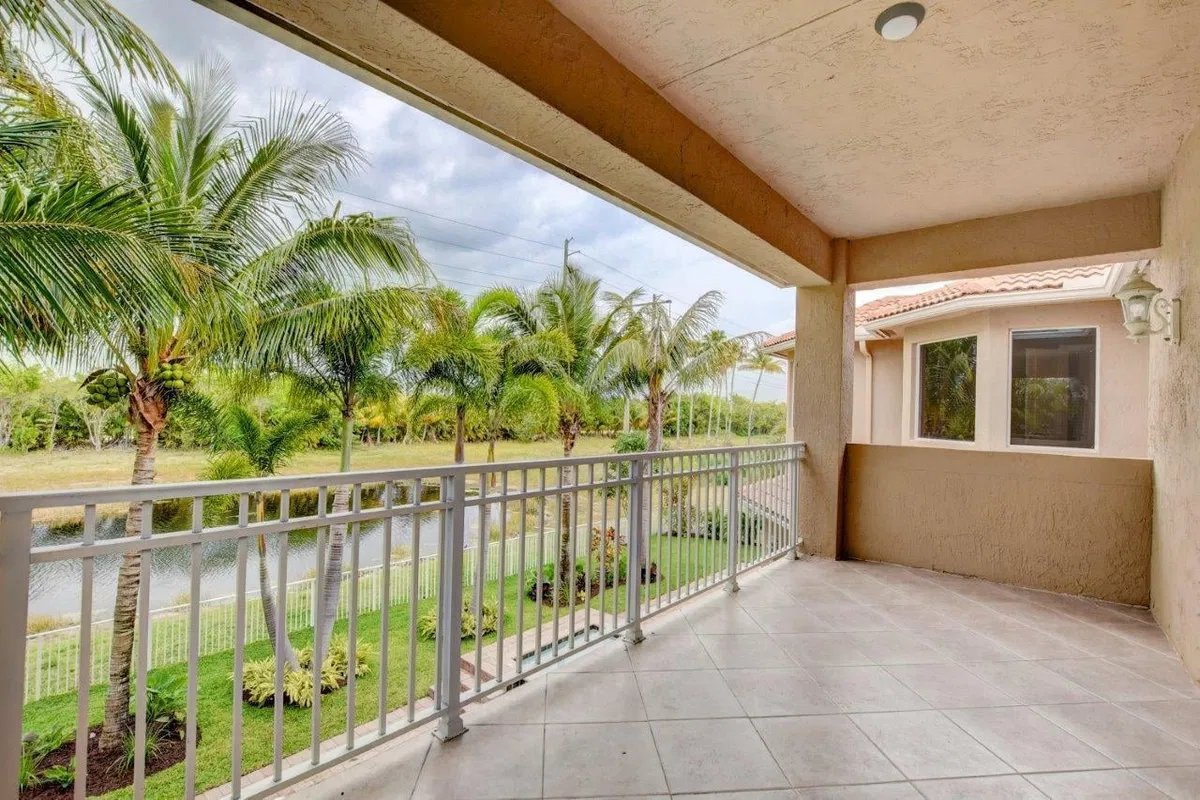 Residence photo 43