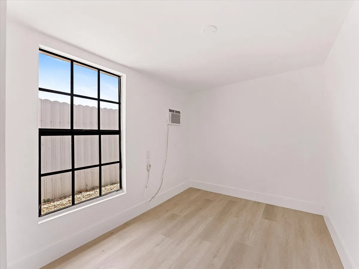  Residence photo 34