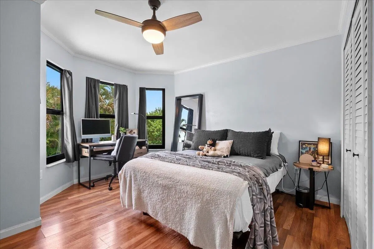 Residence photo 25