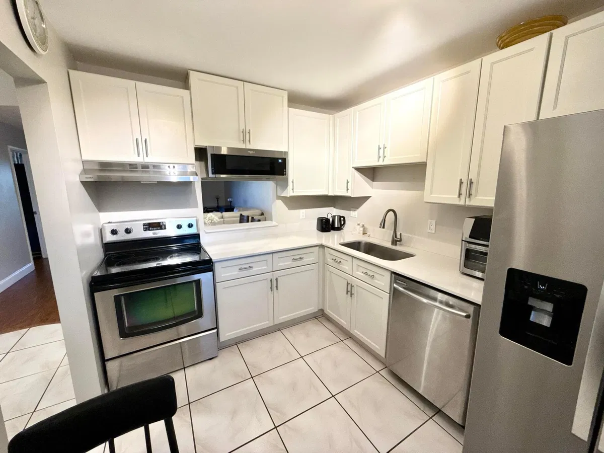 Unit 105-C photo 4