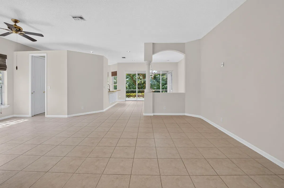 Residence photo 4