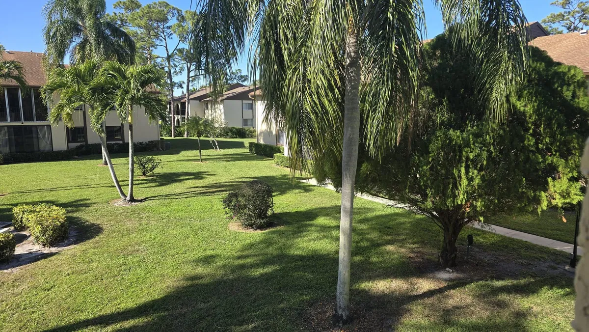 Unit B-2 photo 13