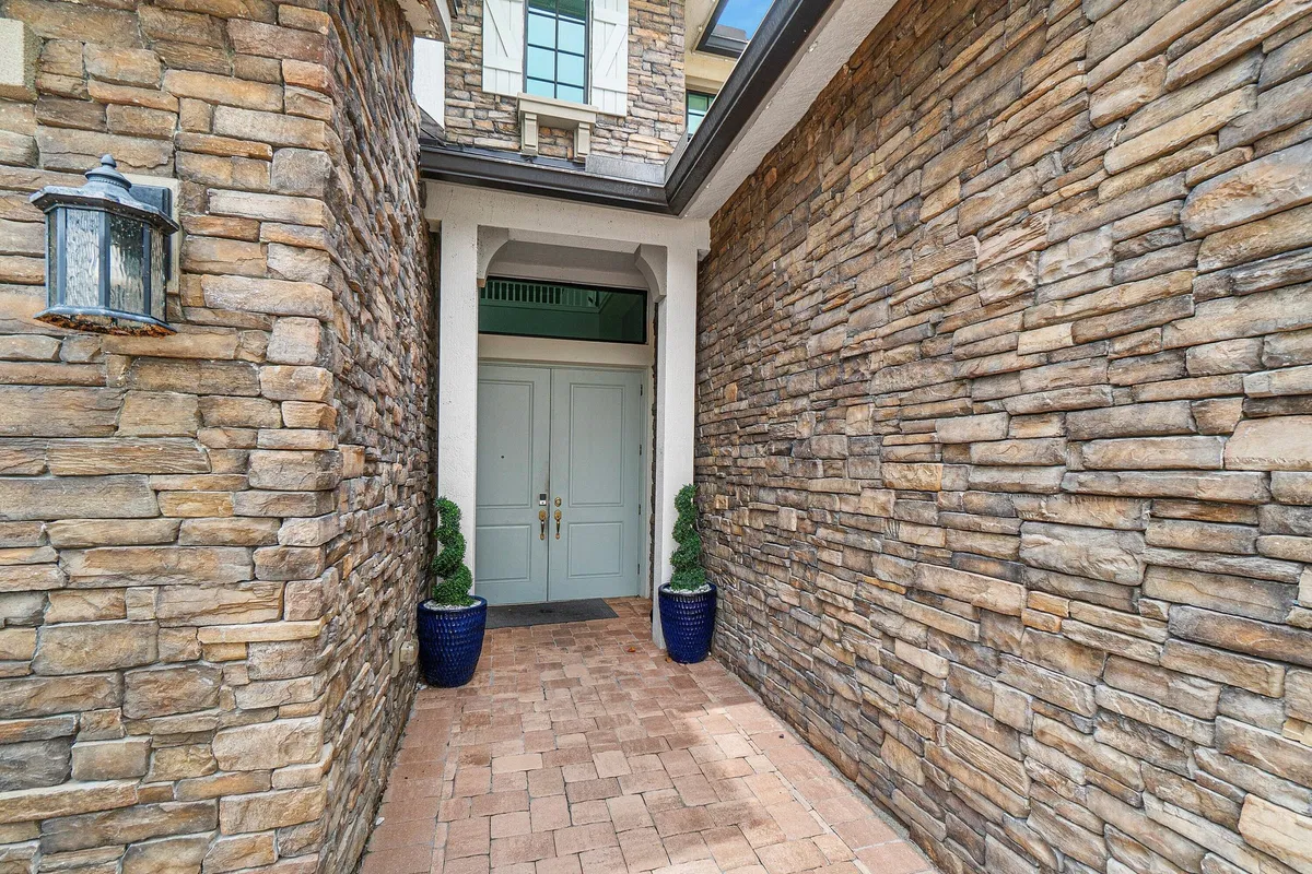 Residence photo 4