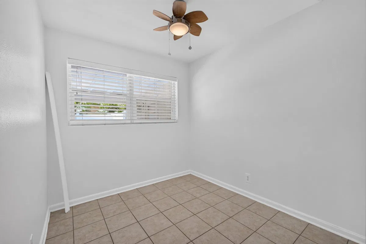 Residence photo 34