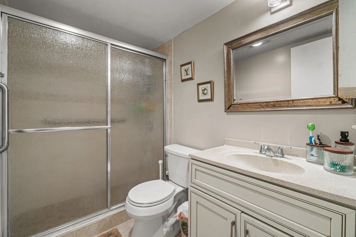  Unit 175 photo 10