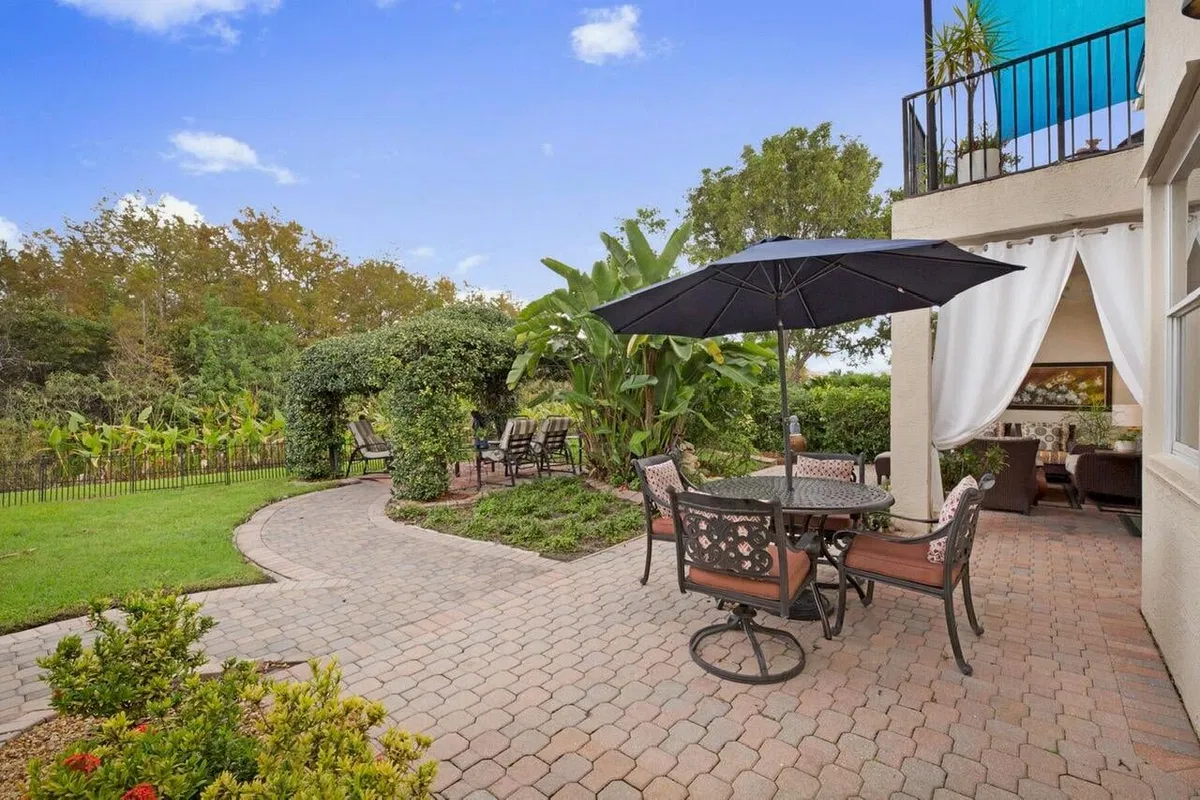 Residence photo 34