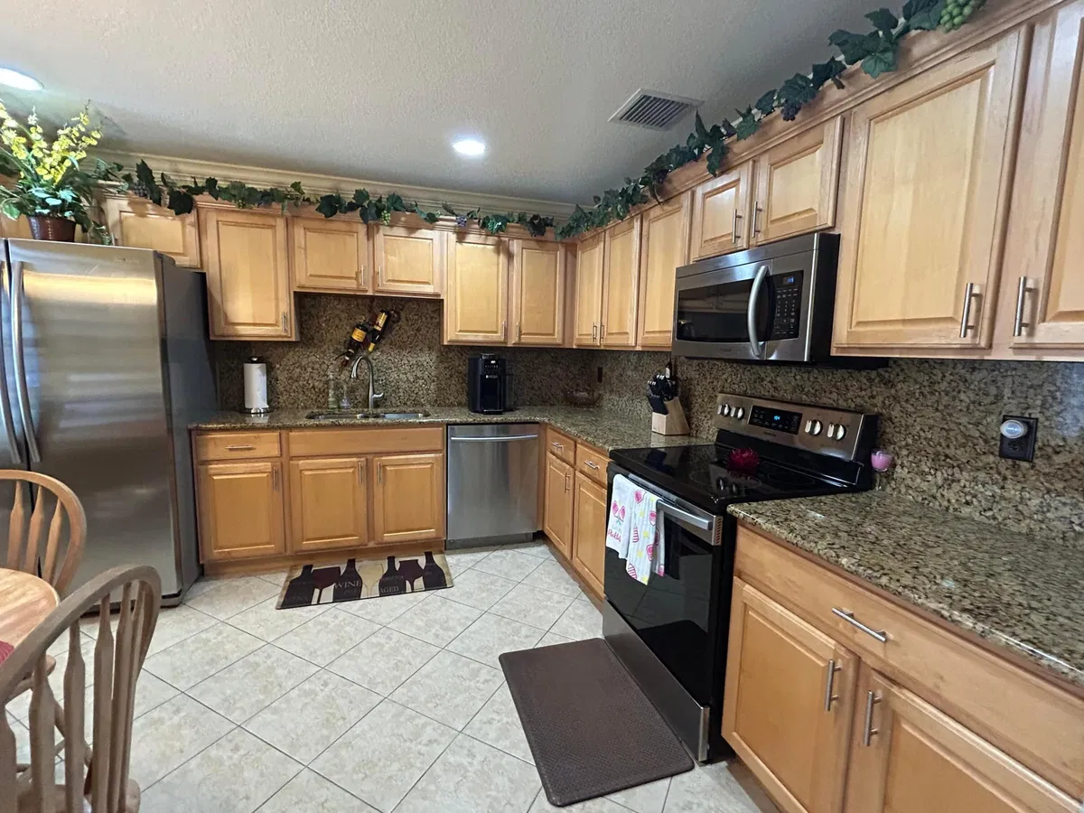 Residence photo 16