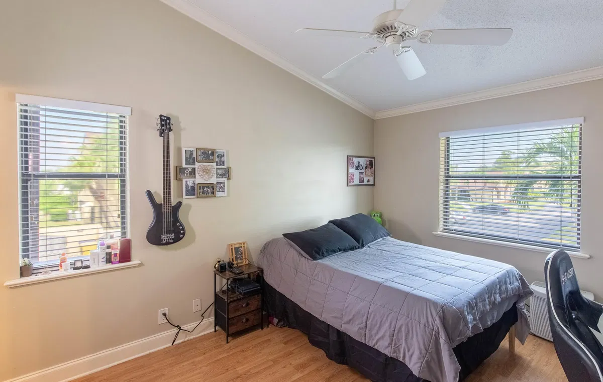 Unit 204 photo 10