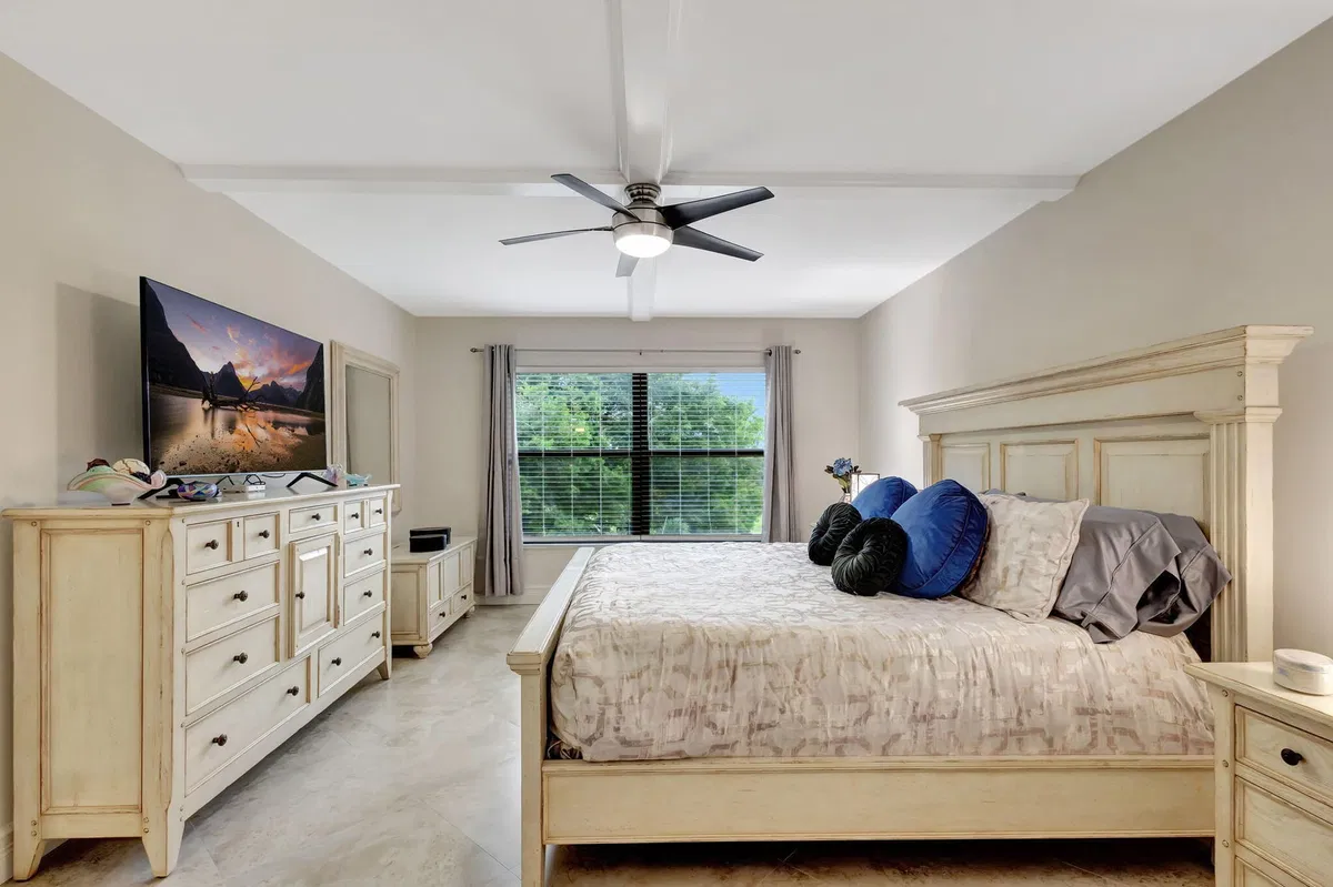 Unit 403 O photo 25