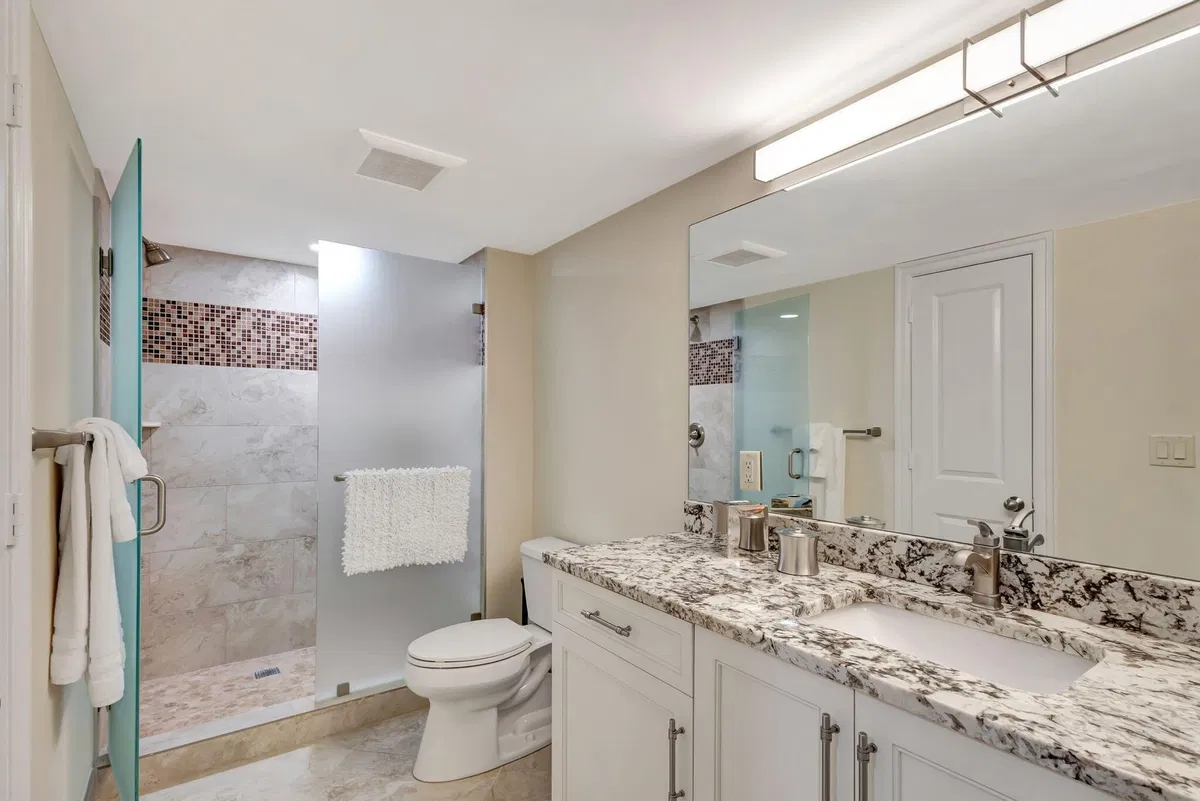 Unit 403 O photo 28