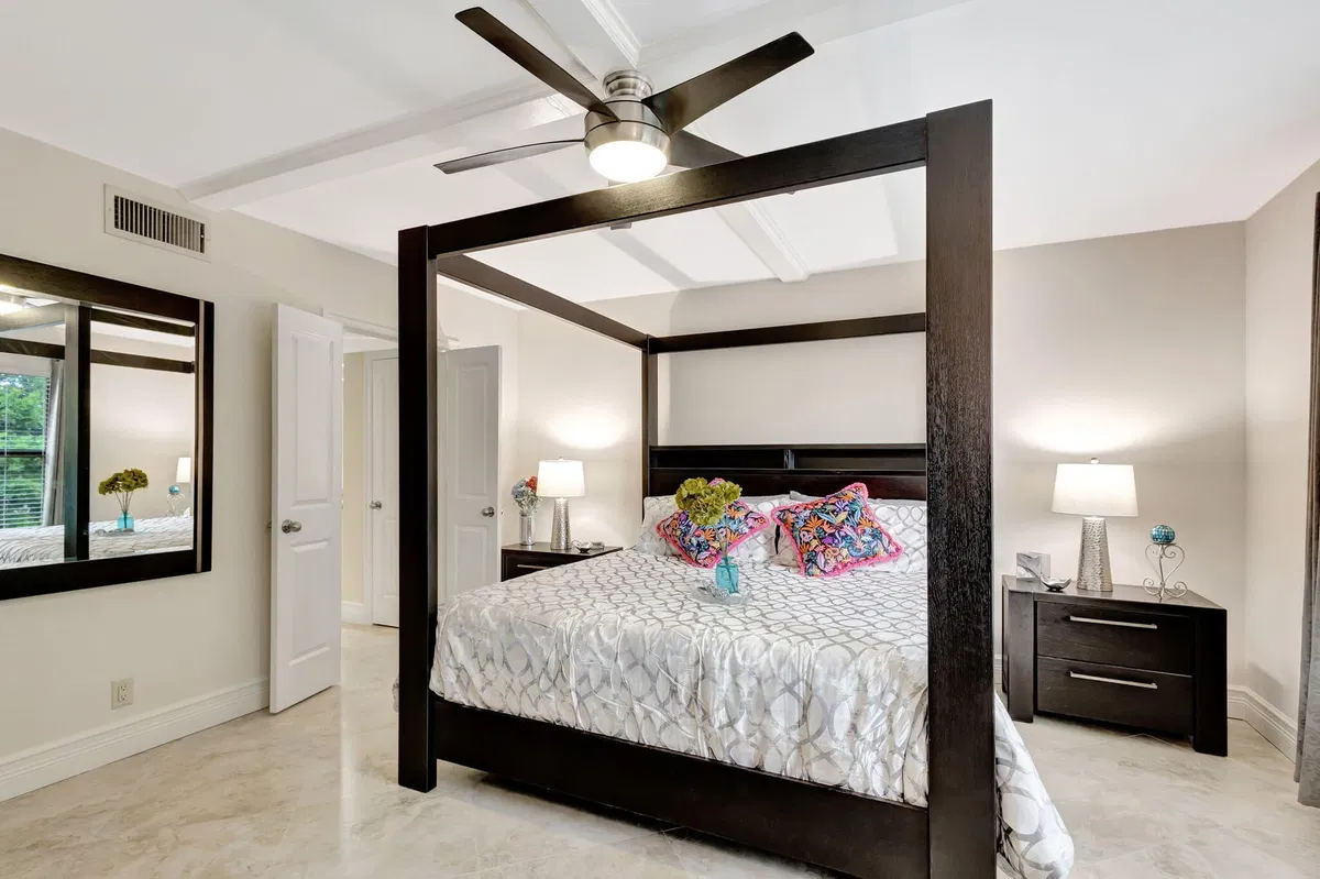 Unit 403 O photo 31