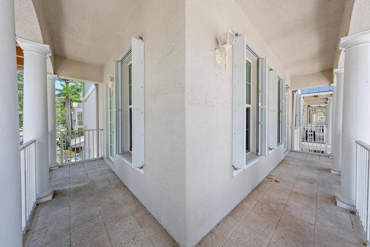 Residence photo 16