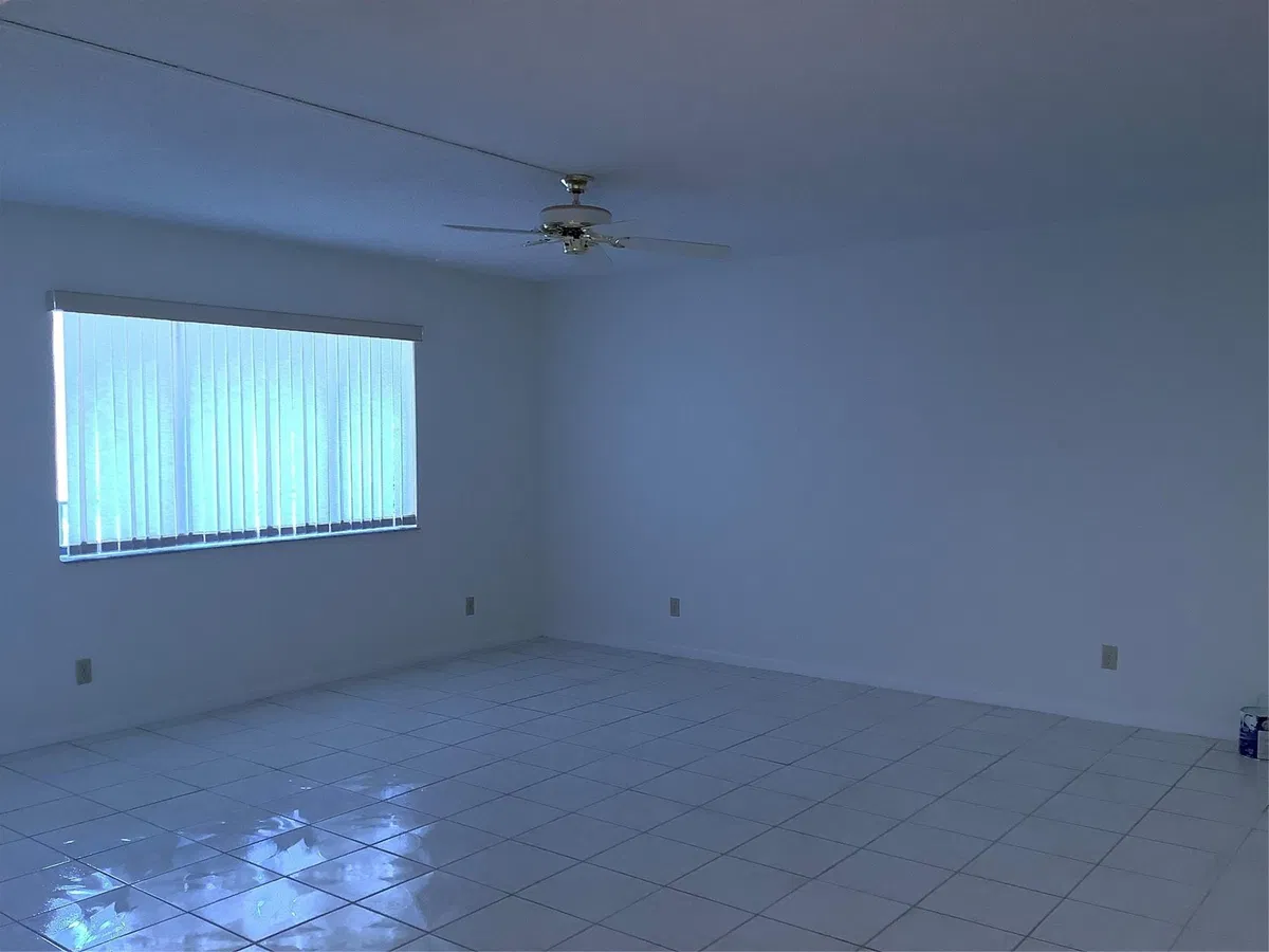 Unit 246 photo 10