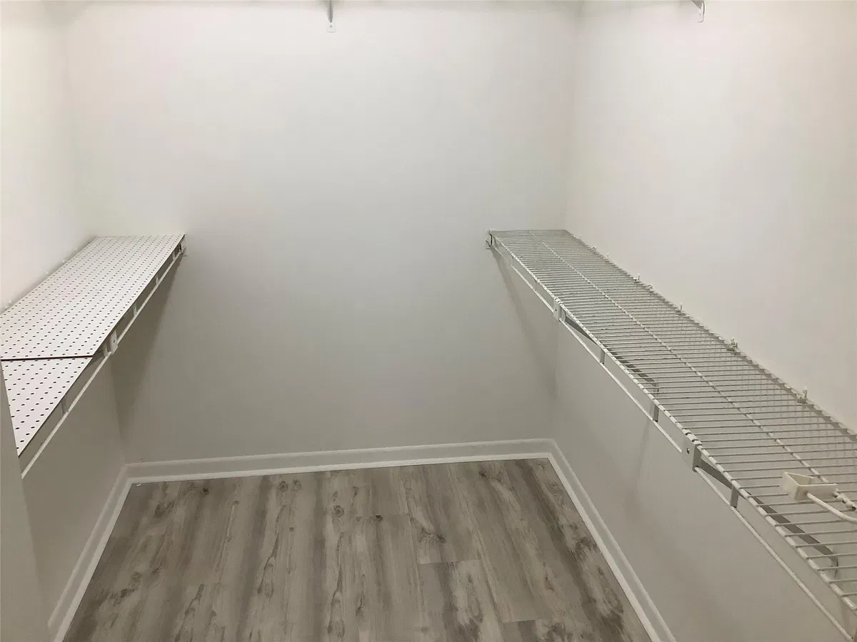 Unit 246 photo 13