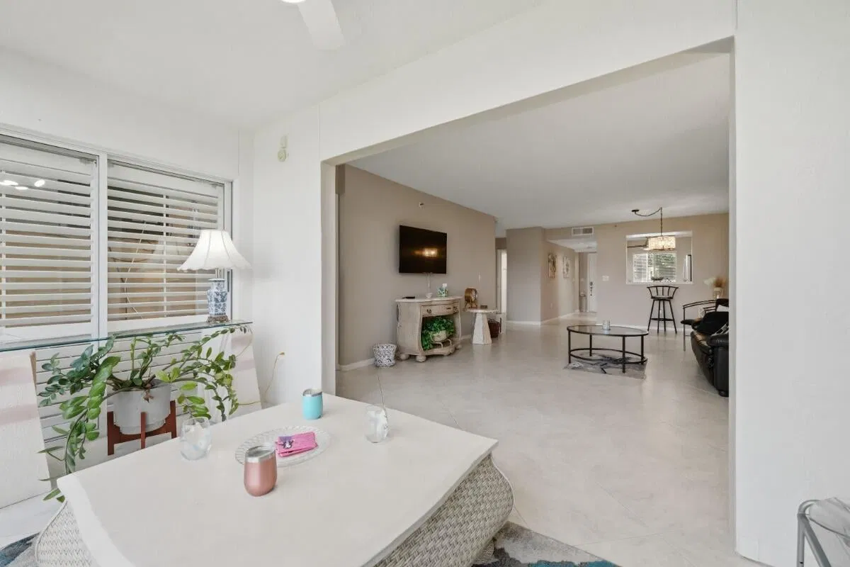 Unit 108 photo 16