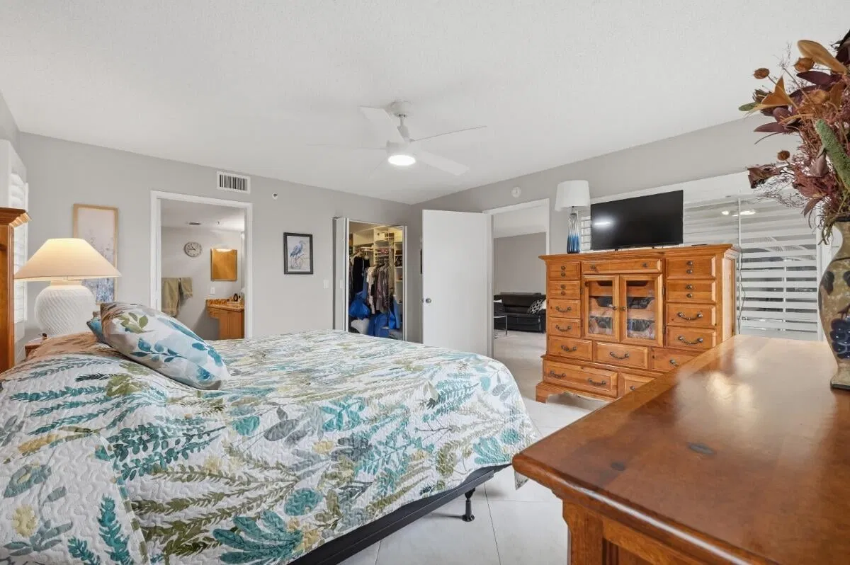 Unit 108 photo 19