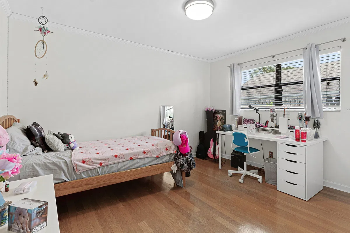 Unit 2757 photo 13